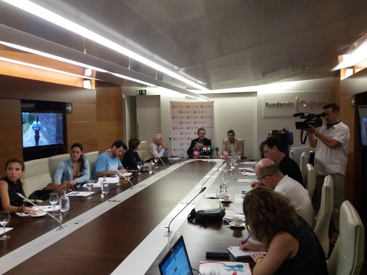 SaveChildrenEs's tweet photo. "El 12% de las personas que llegan en situación irregular son menores extranjeros sin referentes familiares. Urge un enfoque de infancia en las políticas migratorias", explica nuestro director general @AndresCondeSave en la presentación de nuestro análisis #ContandoLosPasos https://t.co/RbMN9JXrZo