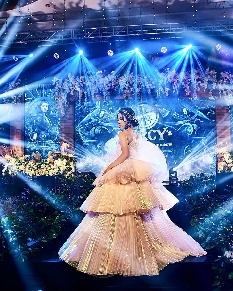Being a princess in our hotel. Mercy's Sweet 17th Birthday Party   @lightvision.sby @Exquisite_organizer @m2_decor @locolocophotocorner  @plugandplay_project #wedding #bride #love #weddingday #fashion #party  #weddings #bridal #event #surabaya #weddingvenue