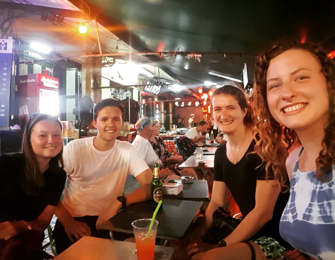 JamesJonMorris's tweet photo. Awesome start to our trip with a crazy week in Bangkok, with Palaces, temples, massages, markets, street food &amp; drink. Meeting some amazing people in this amazing city 😍 #SensoryOverload https://t.co/AWTjcKs0dH