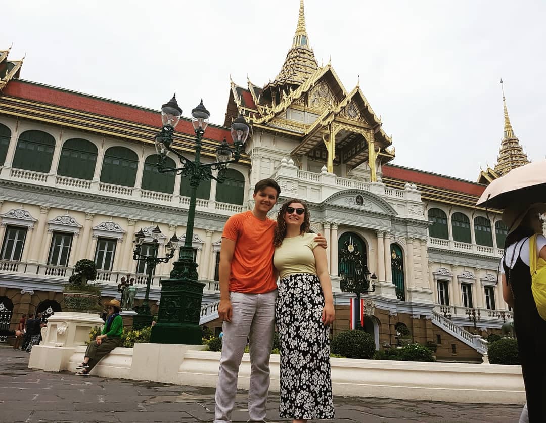 JamesJonMorris's tweet photo. Awesome start to our trip with a crazy week in Bangkok, with Palaces, temples, massages, markets, street food &amp; drink. Meeting some amazing people in this amazing city 😍 #SensoryOverload https://t.co/AWTjcKs0dH