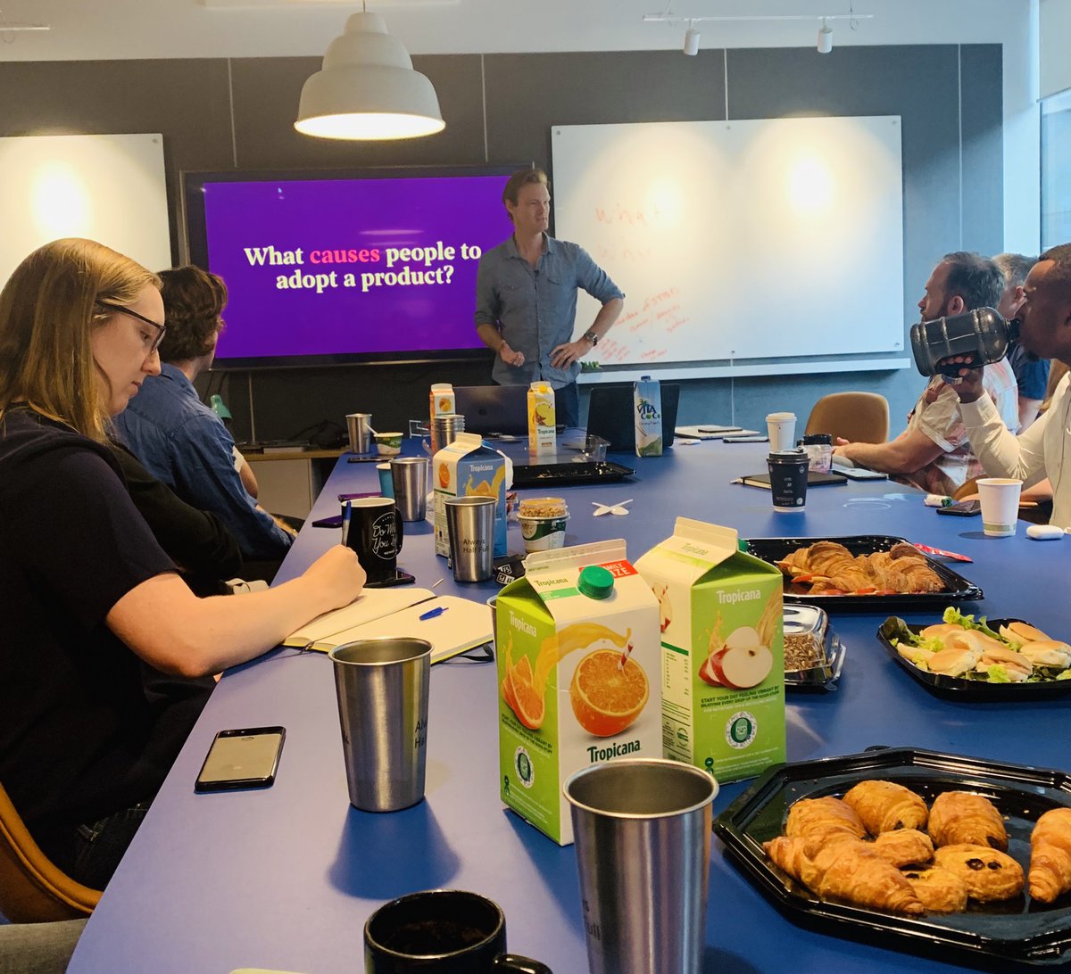 davidbrear's tweet photo. Facinating morning deep diving into JTBD with @RyanGarner and  @alanklement thanks for coming in man 👍👍👍

Interesting how products have pivoted over the years once companies zoom in on people behaviours. I’m never going to eat a Snickers bar on the same way 🤣 https://t.co/8ge0OLkgPc