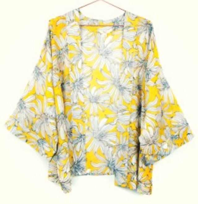 13theWarehouse's tweet photo. So we have some GORGEOUS kimonos instead of £29.50 the last few are just £19.50! Come and snap up a bargain, perfect for cooler Summer evenings or daytime with jeans! @13TW https://t.co/kneij3q5ZH