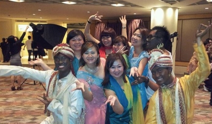 It's time for a History of Singaporean Chinese people in Brownface2012 UOB bollywood-themed party  https://www.asiaone.com/News/Latest%2BNews/Singapore/Story/A1Story20120212-327473.html