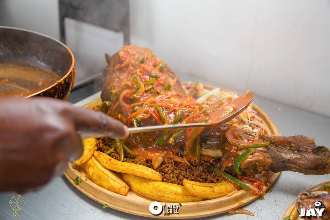DJ_Ssese's tweet photo. Lets link up early this evening for #PullUpTuesday @ExoLoungeUg for the literally the best after work therapy one could ask for after a long day. https://t.co/DUDL27dEpM