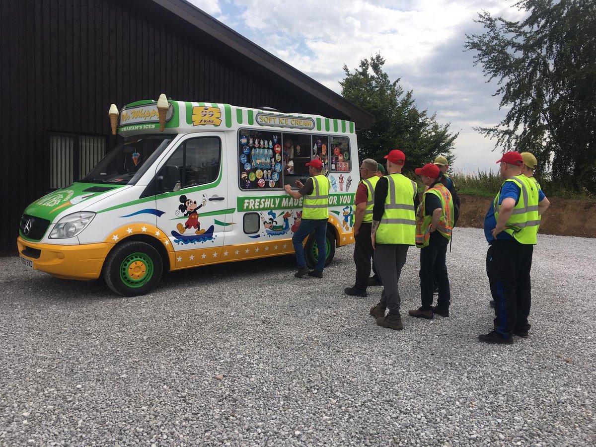 A quick ice cream break for our hard working staff last week in the heat wave☀️🍦