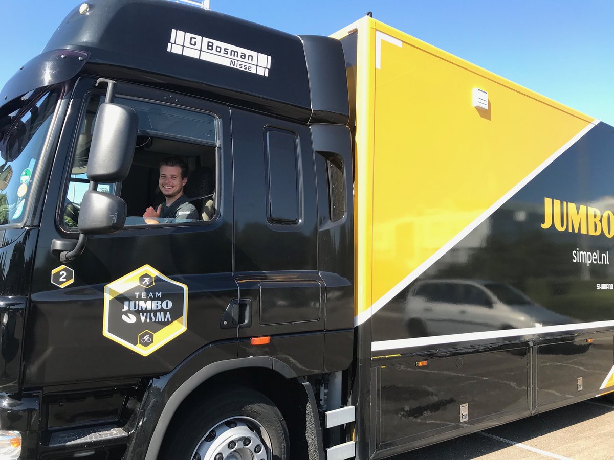 barthotel's tweet photo. Op de terugweg van trainingskamp in #kuhtai rijdt Jan-Willem extra langzaam door NL met de @JumboVismaRoad truck om het applaus op te halen. #TheRightToWin #FUNdament https://t.co/uGp9nFNZcD