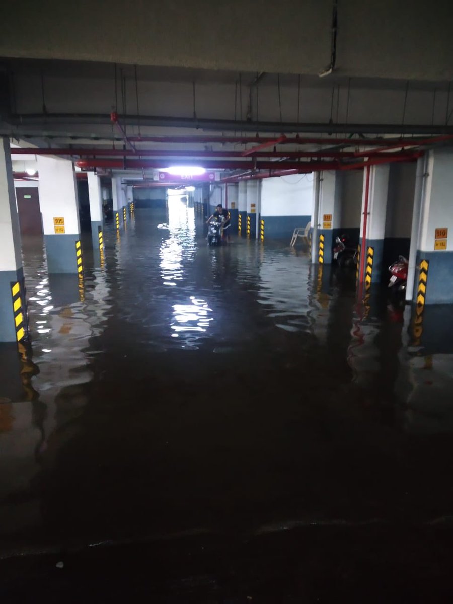 The prestigious Tata Amantra project in Bhiwandi, was flooded this Saturday. The basements were flooded, the lifts stoped working, there was no electricity or water supply. It’s a 31 storey building. Currently only few lifts are working, still no water supply. The situation may