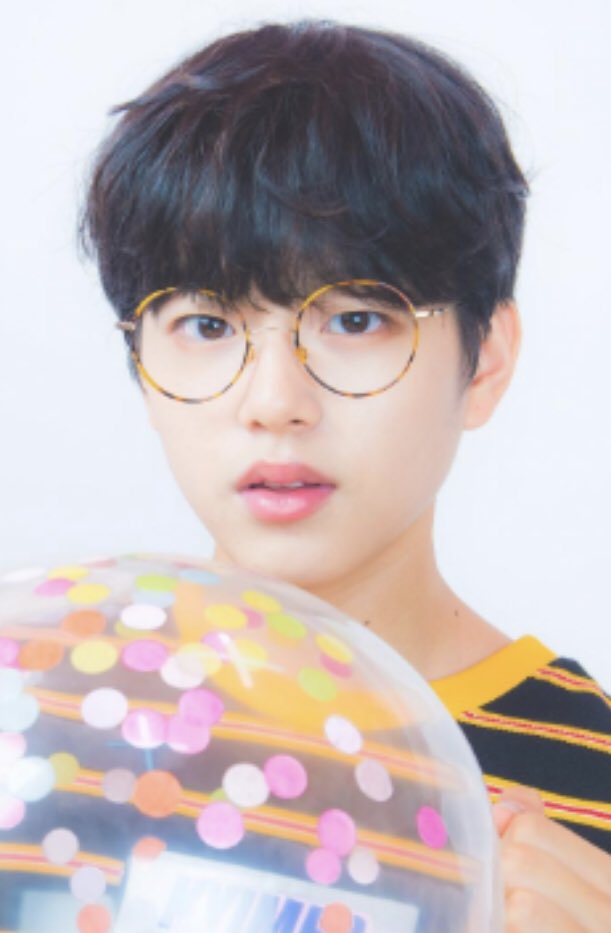 opticalw1's tweet photo. 프로듀스 X 101 , 이 진우 님의 호피 이너림 안경은 optical W
#프로듀스x101 #이진우 #이진우프로듀스x101 #이진우프로듀스x101이진우안경 #이진우언경 #opticalw #alan2 #컬러번호2번 #옵티칼더블유알란투 https://t.co/QjnszfEfNa