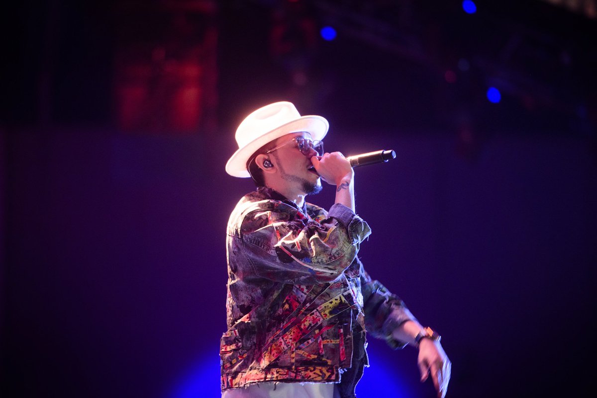 ThaiTicketMajor's tweet image. อัลบั้มภาพจัดเต็ม! THE RAPPER ALL STAR CONCERT โชว์แน่นไฟลุก 🤙🤙🤙

ชมเพิ่ม &amp;gt;&amp;gt; bit.ly/2YvWEH8

📌 อัพเดตอัลบั้มภาพ คลิปวีดีโอ สัมภาษณ์ศิลปิน งานแถลงข่าวคอนเสิร์ต เอ็กซ์คลูซีฟ เพิ่มเติมได้ที่ &amp;gt;&amp;gt; bit.ly/2LN9sHx

#TheRapper #TheRapperAllStarConcert #TTMVARIETY