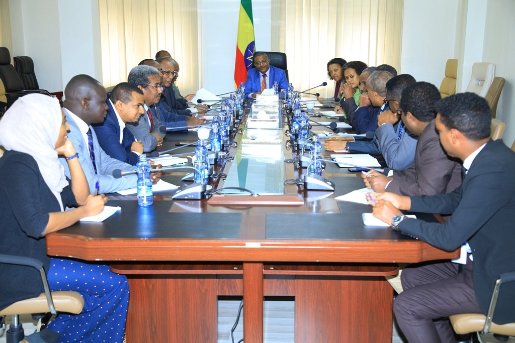 AmbNebiatG's tweet photo. H.E.Foreign Minister Gedu Andargachew met with #RJMEC #CTSAMM leaders & Amb. Ismail Wais ,Special Envoy of #IGAD to South Sudan for a breifing & followup discussion on the situation in SouthSudan. https://t.co/D4GswlNedT