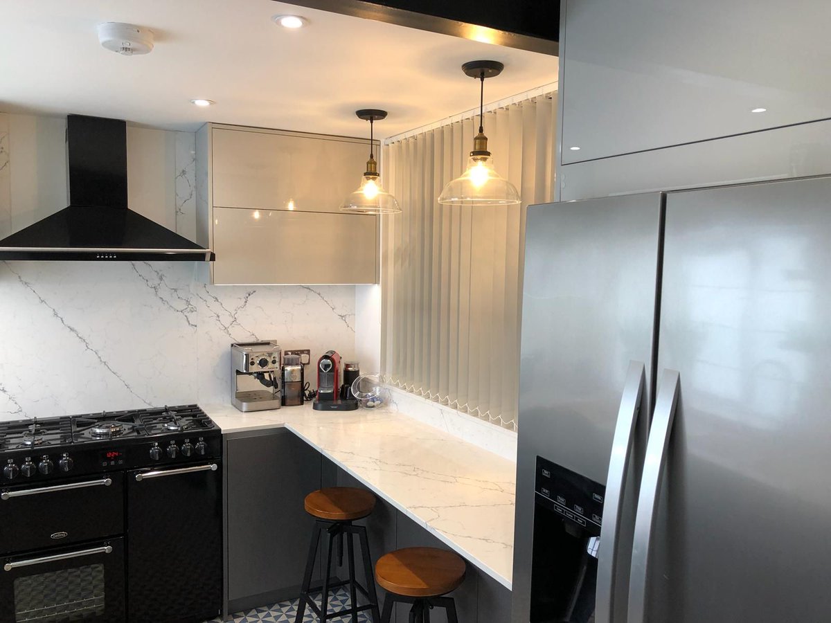 eternalkitchen's tweet photo. This finished kitchen is picture perfect and is even more beautiful than its design! #lovedesign https://t.co/iwYReAfuEf
