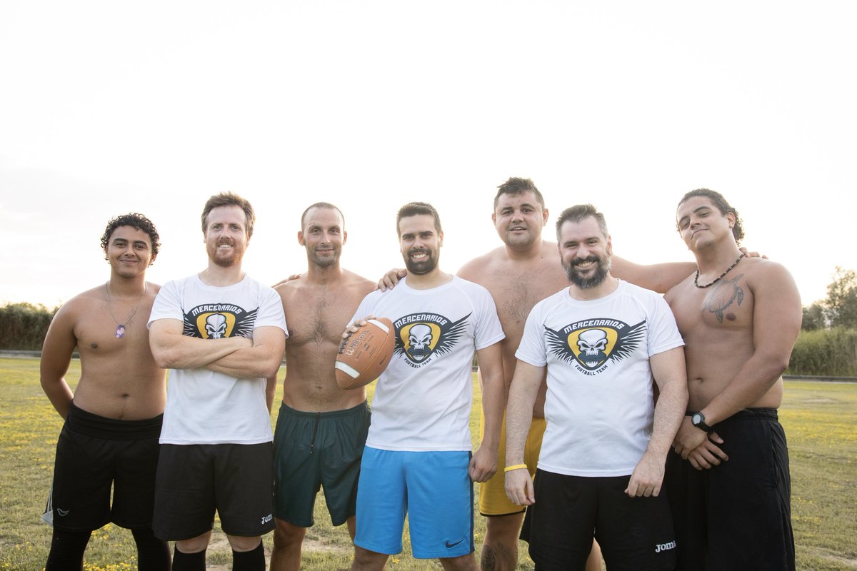 mercenarioszgz's tweet photo. Tardes mercenarias en el parque del agua.
Ponte en contacto con nosotros y vente de entreno veraniego.
#zonamercenaria☢🍻
#mercecrew
#AmericanFootball
#Aragontierradefootball
#tabatatimer
#fisurasnosmetioelveneno
Foto de @99instants , muchas gracias por pasarte! https://t.co/oC1cZFgwkF