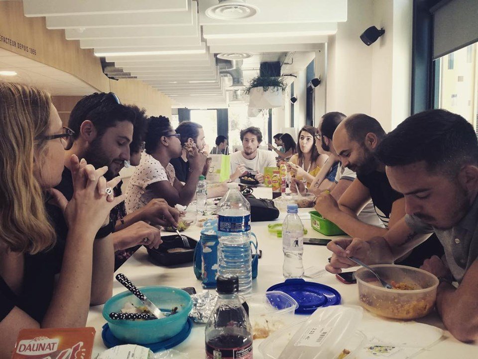 homekonect's tweet photo. Dédicace à nos copains du @villagebycalanguedoc en cette journée internationale de l’amitié ! 🎉😉🥗 @keetiz_fr @vr.solutions @arthur.dupuy @ouisnap #lamelee #koliving #thechatbotfactory #homekonect #startup #copains #amitie #journéedelamitie #Montpellier #lunch #repas https://t.co/8Fzv3YNY0R