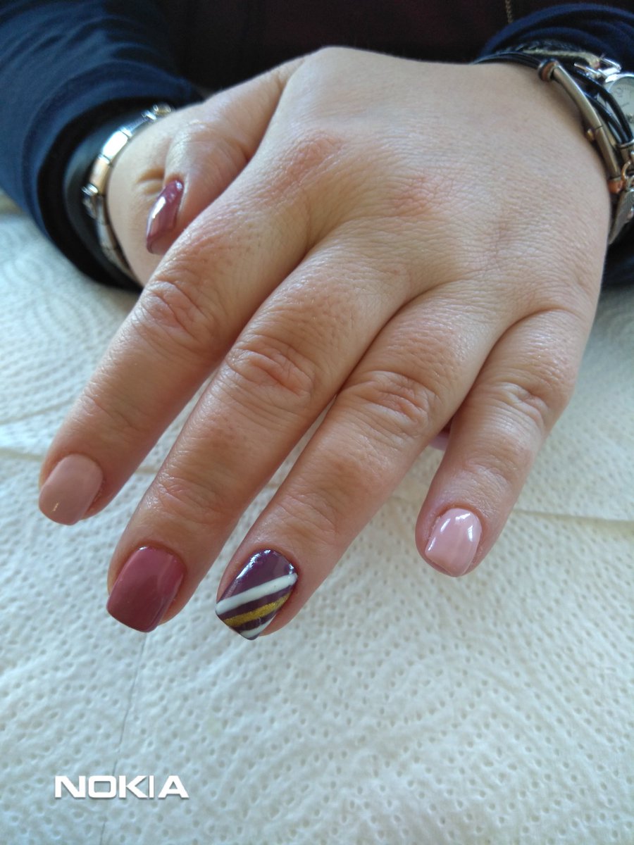 IngsNailsmakeup's tweet photo. 3 different colours 💅💅💅💅💅
#GirlTalkZA #
#TheQueenMzanzi #
#lockdowns4 # https://t.co/Y98apNQqc0