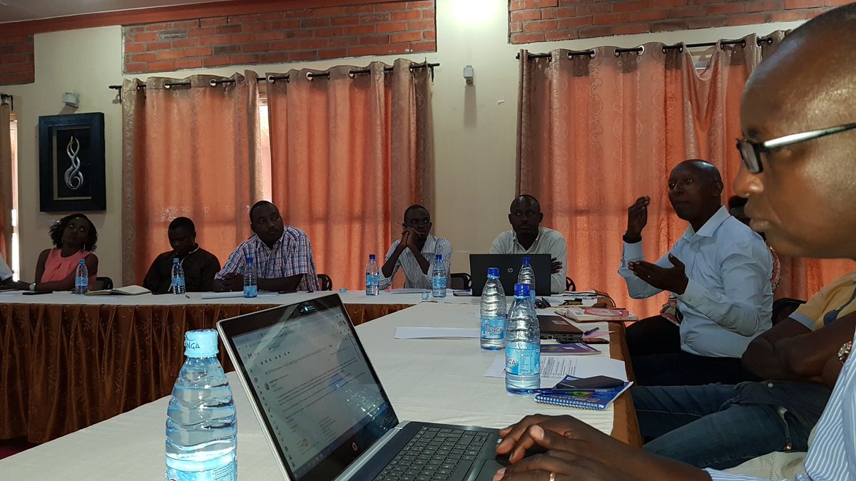 MChasieh's tweet photo. #UNFPA and #AmericanFriendsServiceCommittee partnership in Burundi focuses on empowering youth from conflict-affected communities to become Peace Ambassadors. This vision cannot be realized if we don't empower and accompany our local #CSOs: #COPA, #AJAP, #CJA, #CPAJ, #SDIJIJUKA. https://t.co/g6Mz6ryiCL