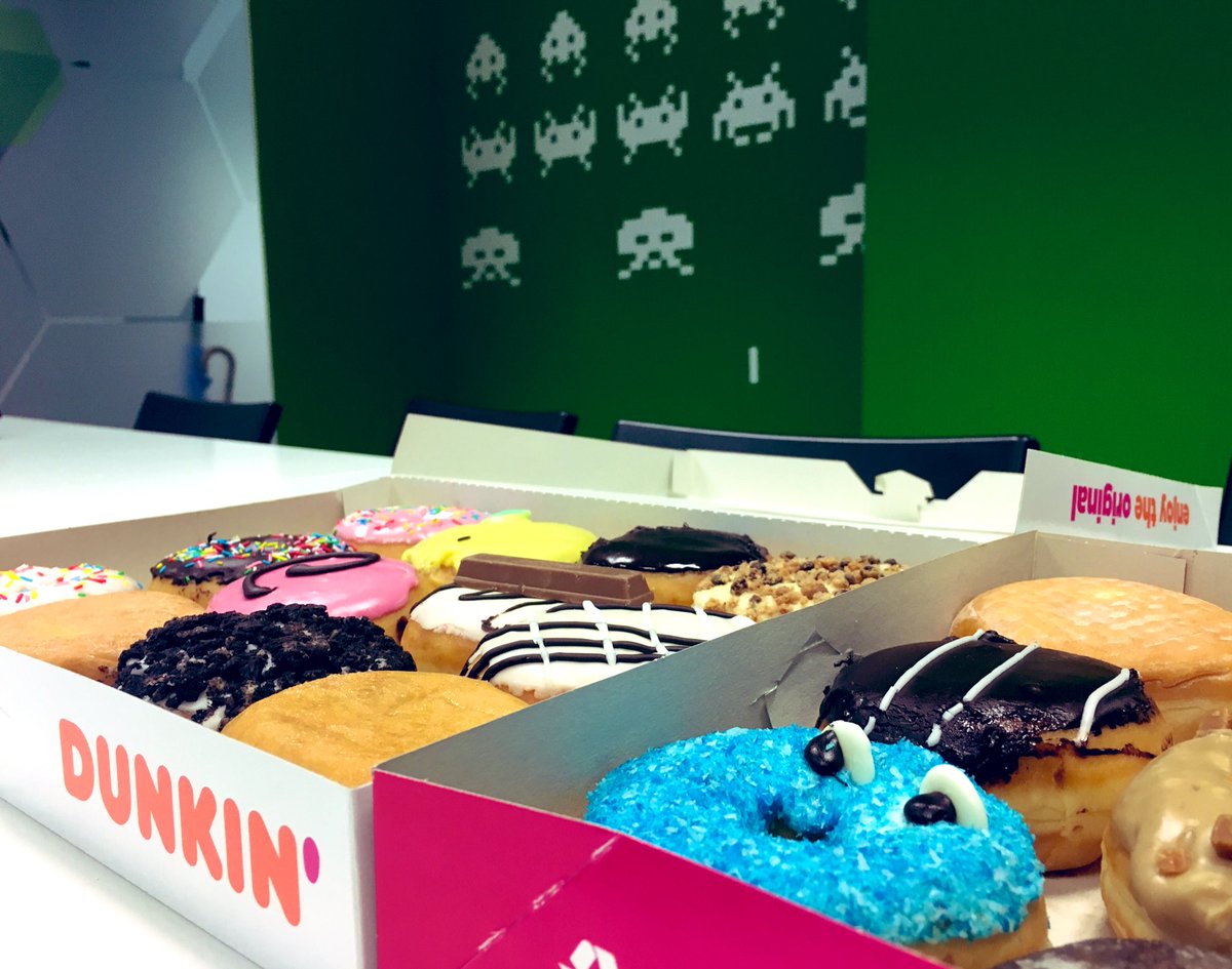 capside's tweet photo. Itβs Rogerβs birthday π and that means time for some #CAKESiDE! π
Happy birthday Roger π₯³ and thanks for the sweet treats π©
#capsideROCKS https://t.co/L8EDIIsFkw
