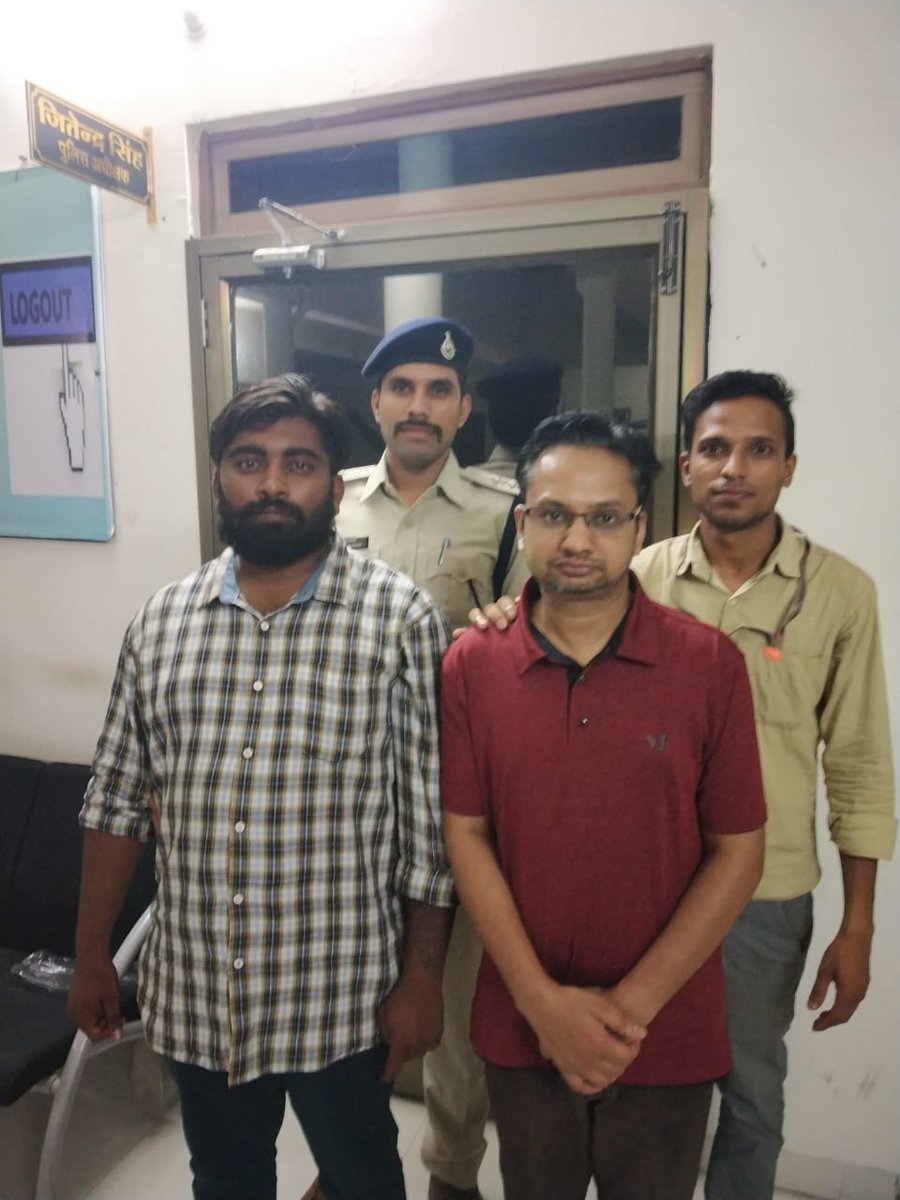 SDGP_MPCyber's tweet photo. Special DGP State Cyber M.P.  Mr Purushottam Sharma addressed a Press Conference on Monday:Two culprits arrested from Noida n delhi in insurance Policy Fraud . beware of such fraudsters .... Such call centres flourishing in Delhi NCR and will ask you for money regarding a policy. https://t.co/abY5J73lMs