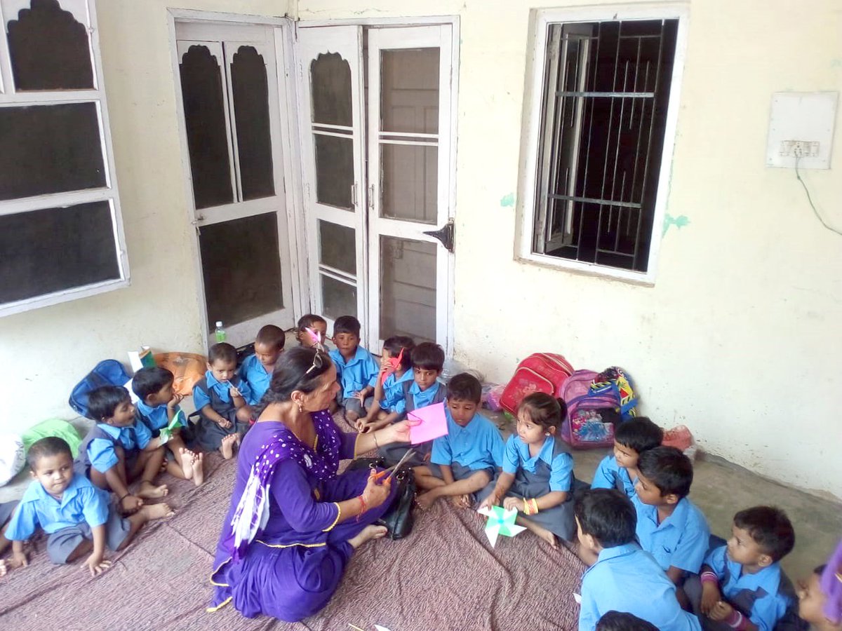 MinistryWCD's tweet photo. We applaud the learning ability and grasping power of these children 👇

They happily engaged in a #Healthy discussion with their teachers during Early Childhood Care and Education (ECCE) Program in Anganwadi Centre in #Chandigarh.

#POSHANAbhiyaan #NewIndia https://t.co/eR6HDwNaty