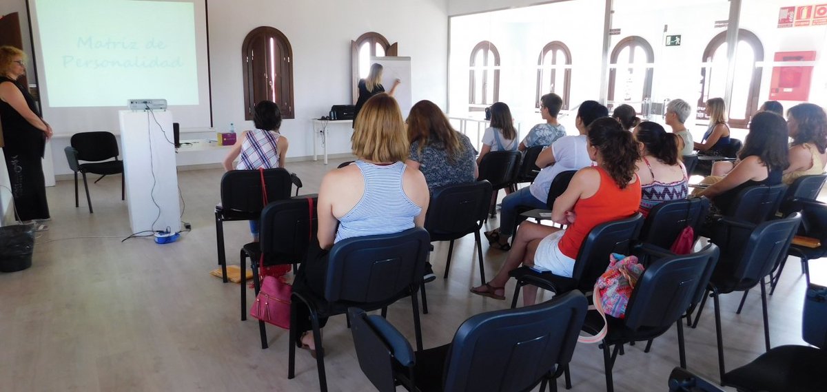 LanzaderaLP's tweet photo. El pasado dia 23 de JULIO realizamos un taller en el que trabajamos con un test de matrices de personalidad #LanzaderaLP y #Lanzaderalarincona dos grandes #coach https://t.co/7xZfwY8Zeh