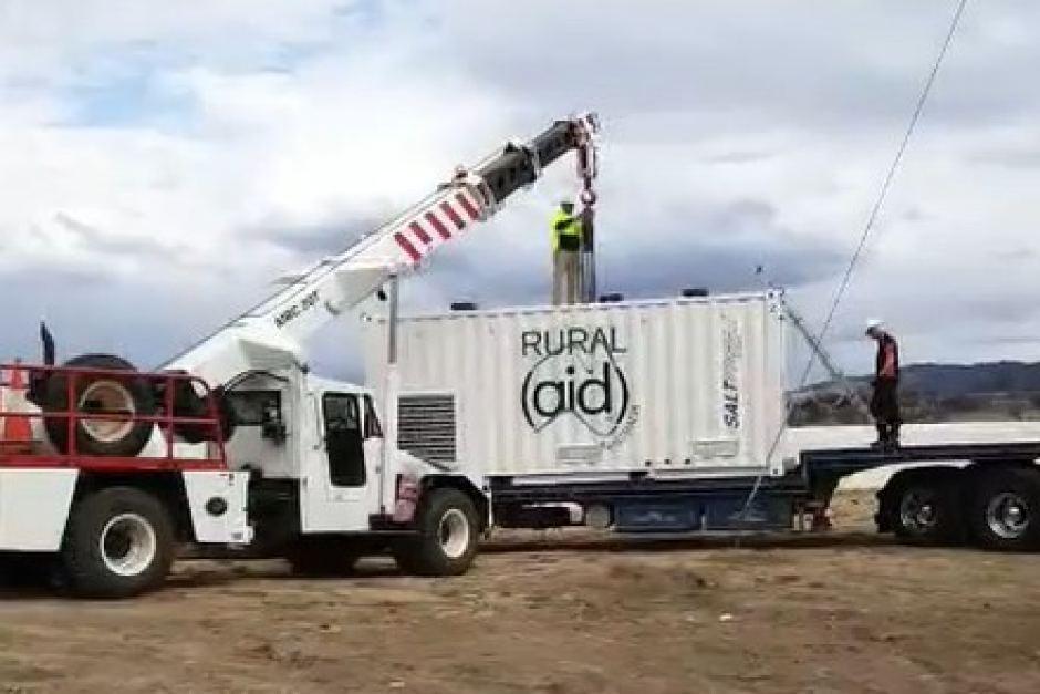 After more than two years without any decent rain, Tenterfield in far north NSW receives a Rural Aid mobile desalination plant to filter bore water just 300 days from 'day zero' ab.co/2LLCM17