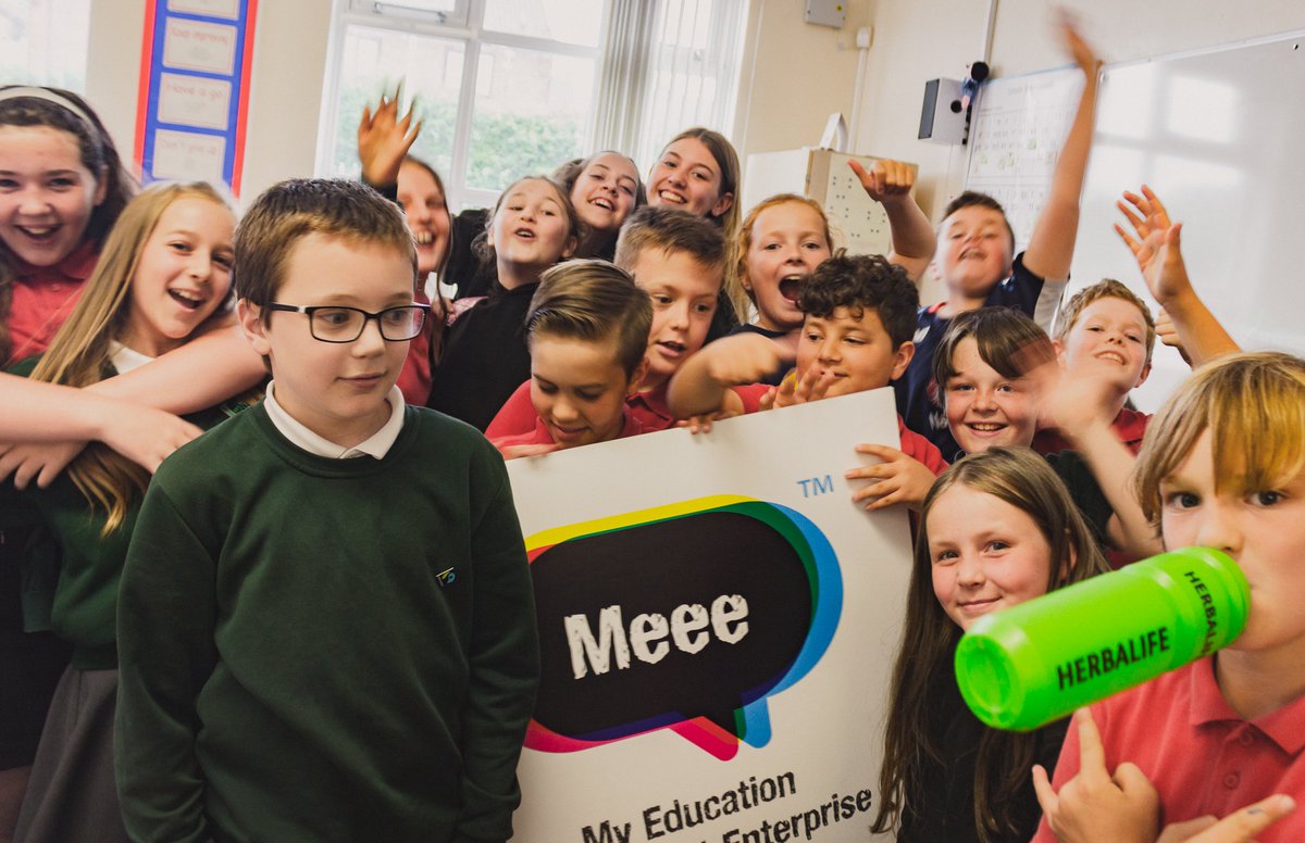 Meee_HQ's tweet photo. It is #InternationalFriendshipDay and since there are so many friendships formed on our courses, we're going to be sharing some of our favourite photos with you! Lets bring people together. #BeMoreYouWithMeee #FriendshipDay https://t.co/hyHtF67jOU