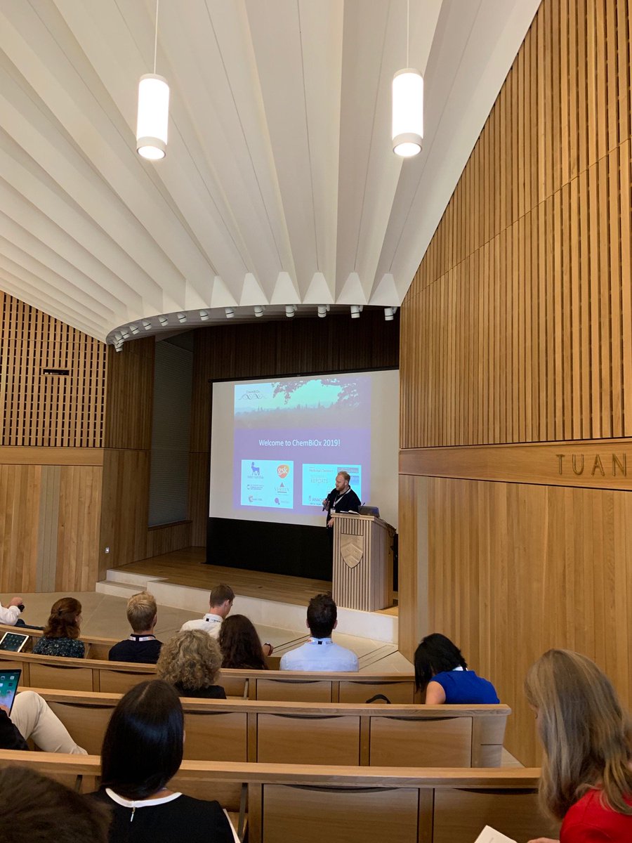 conway_group's tweet photo. Adam introducing the start of @ChemBiOx meeting. Looking forward to a couple of days of great science. #ChemBiOx2019 https://t.co/qBTNUOHdYh