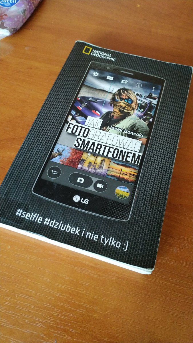 krzysiekmroczko's tweet photo. Jacek Bonecki nie daje wykładu ale inspiruje. A to jest na tyle cenne że można wybaczyć ciągłe pisanie o zaletach telefonu od @LGPolska ;) Polecam tym którzy szukają pomysłów
#readlist2019pl #bonecki #Foto https://t.co/gzHI5FQzw6