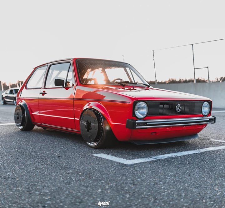 OhsoretroEvents's tweet photo. OhSoRetroShow - Sun 29th Sept - Margate, CT9 3PP.
📷: ???
#OhSoRetro #ClassicCar #ClassicCars #Retro #Retrocar #RetroCars #VintageCar #VintageCars #RaceCar #Cars #Carporn #CarsOfInstagram #vw #volkswagen #mk1golf #vwgolf #mk1crew #stance #slammed #low #lowered #oldskool https://t.co/cpcImCbAF4