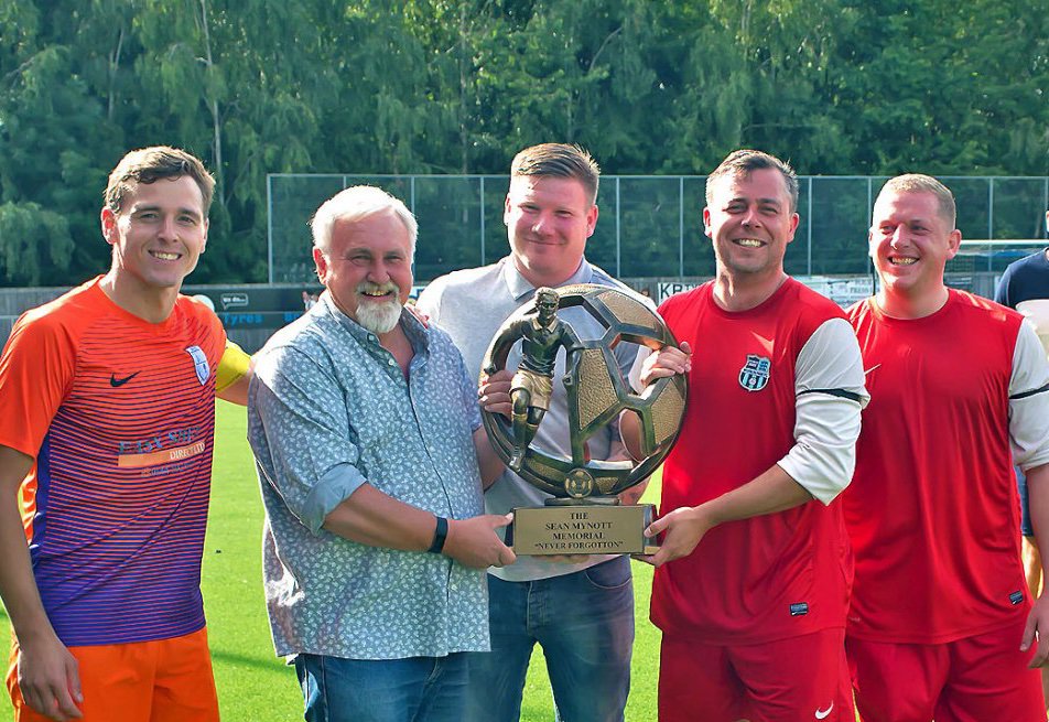 Ware_FC's tweet photo. The Sean Mynott Memorial Trophy @Ware_FC @Wodsonparkyfc https://t.co/BweGdcRQVZ