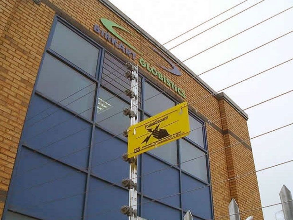 HarperChalice's tweet photo. Check out @harperchalice latest blog Should I fit pulse monitored fencing to my business site? https://t.co/Q5e4CHSLX8 #electric #fencing #pulse #monitored #pulsemonitored #detection #intrusion #deterrent #security #perimeter #business #businesssecurity https://t.co/1wIygHlDSi