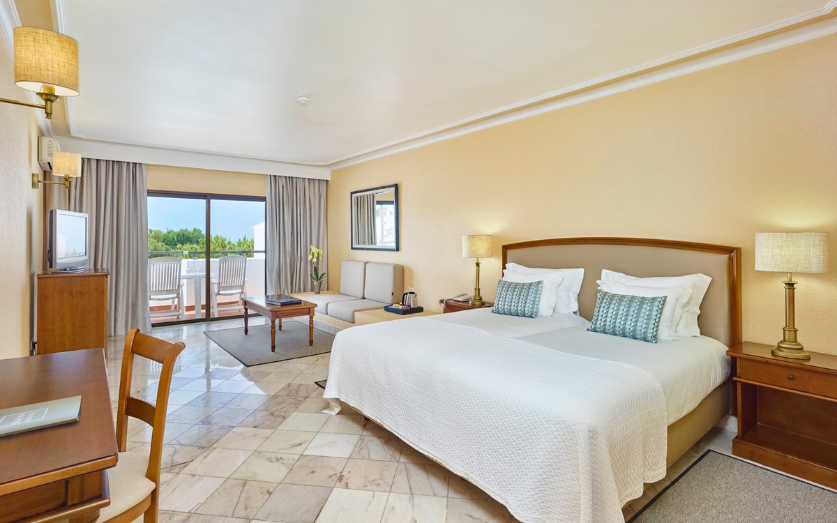 We recall the new décor of all Ria Park Garden rooms and suites. With soft tones, well-equipped, very spacious and all with balconies or terraces overlooking Garden, Pool or Sea. 
#Riaparkhotels #newdecor #Beach #Ancãobeach #Garrãobeach #Summer #Holidays #Algarve #Portugal