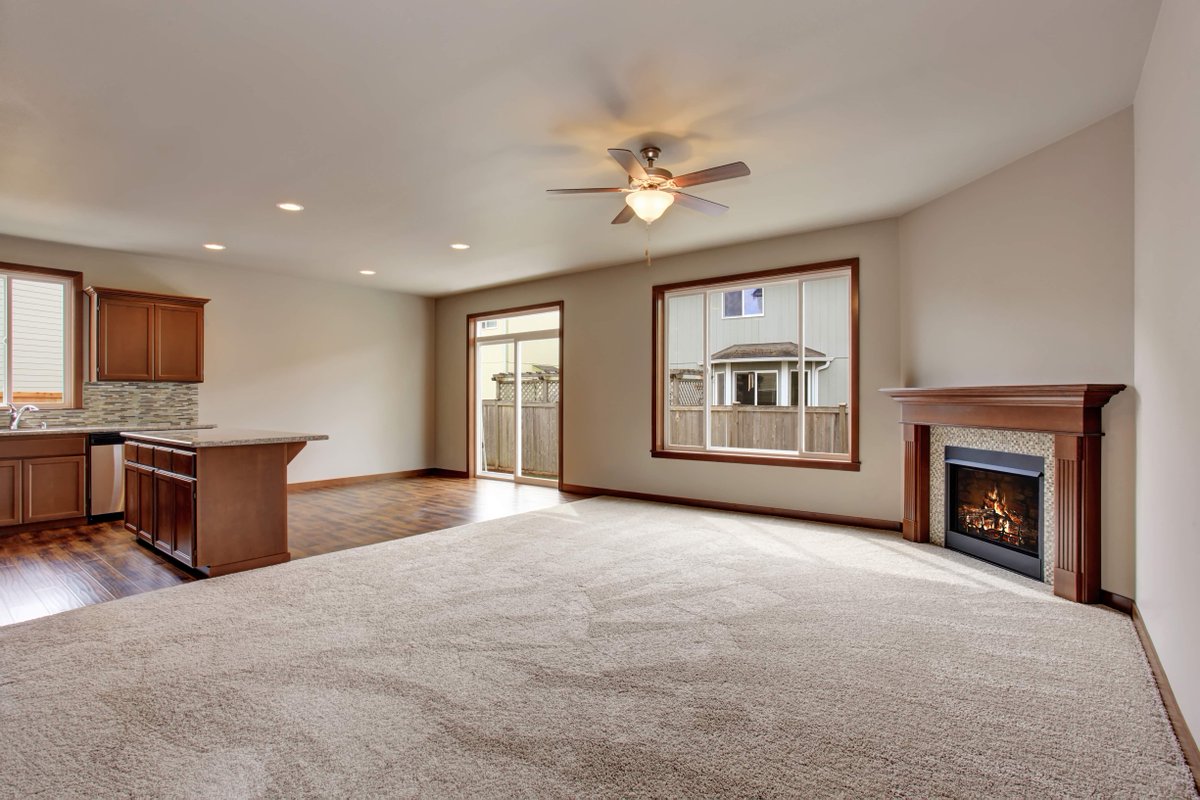 servtx's tweet photo. Got a fresh stain on your carpet? Use a baby wipe to clean it up. A baby wipe is saturated with the perfect amount of liquid, and unlike a paper towel, it won't come apart. https://t.co/L5tmZfjhDC