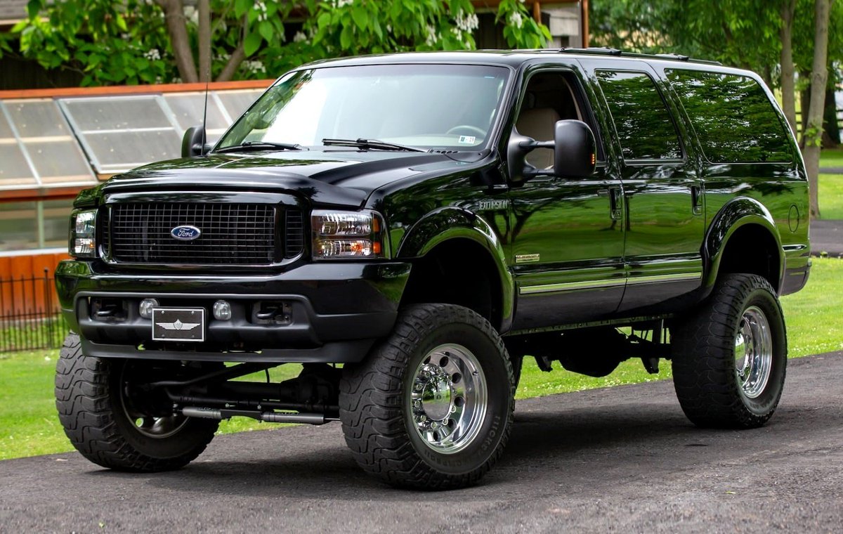 Ford Excursion (2003 год). pic.twitter.com/oYFpUurnl8. 