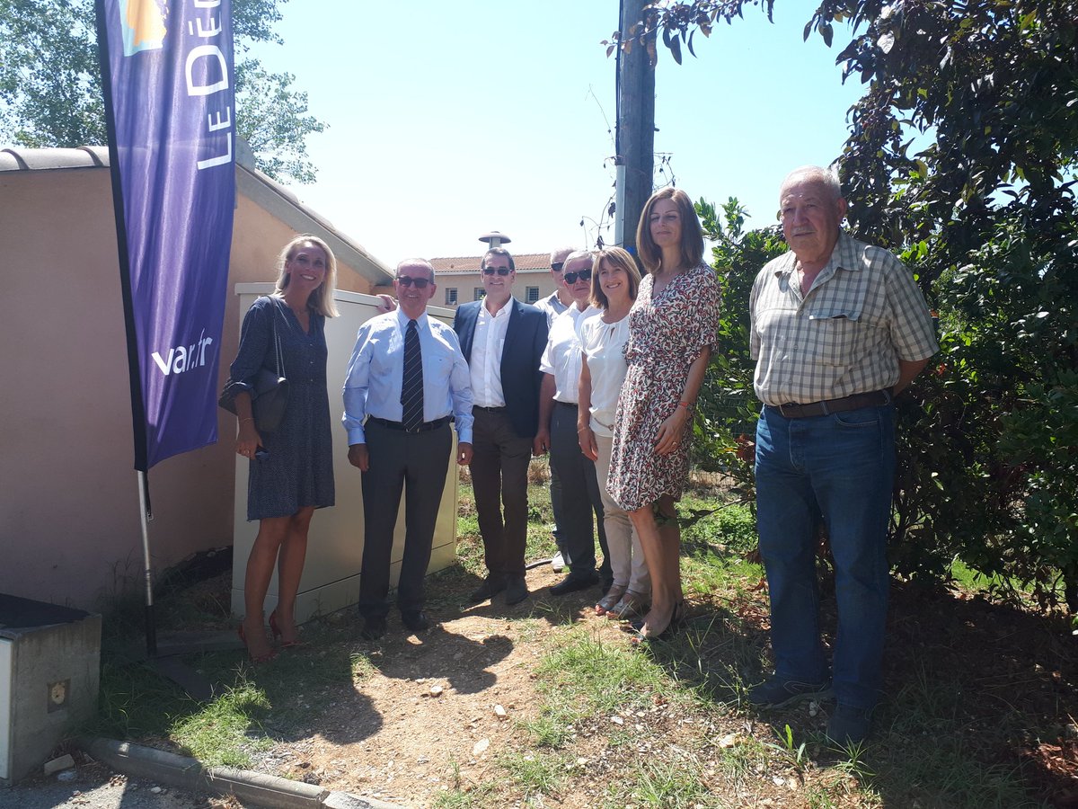 SUD_THD's tweet photo. Lancement des travaux de fibre optique à Callian et Tourettes par @Laetitiaquilici, Hélène Rigal et Catherine Roubeuf @MaRegionSud, René Ugo, @FCavallier et Camille Bouge. Bientôt plus de 2 600 prises seront disponibles sur ces deux communes. https://t.co/uVqi8Kx0ZX