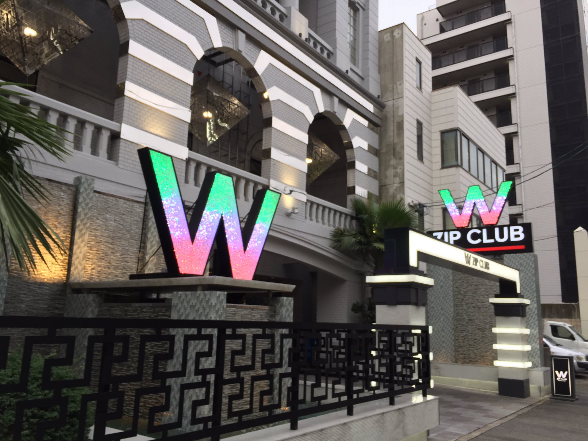 おいでよ名古屋 おいなご W Zip Club でひとやすみしに 名古屋においでよ 階によって違うコンセプトで楽しい デザインホテルだよ 露天風呂つきのお部屋もあるから 特別なひとときを過ごしていってね T Co W2e3cxk5ld Twitter