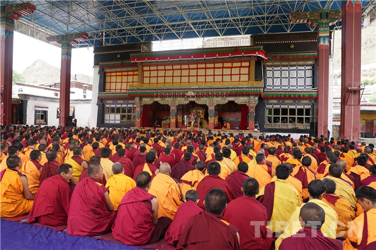 DSDefen's tweet image. 十一世班禅在扎什伦布寺举行佛事活动
tinyurl.com/PanchenLama

#India #Tibet #China #Nepal #FreeTibet #rangzen #Tibetans #TheLieLama #DalaiLama #TibetanBuddhism #Beijing #DorjeShugden #buddhists #zen #compassion #Dharma #teacher  #life #WorldNews #Time #nature  #PanchenLama #Wisdom