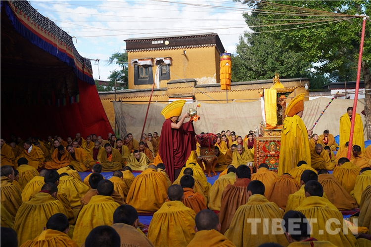 DSDefen's tweet image. 十一世班禅在扎什伦布寺举行佛事活动
tinyurl.com/PanchenLama

#India #Tibet #China #Nepal #FreeTibet #rangzen #Tibetans #TheLieLama #DalaiLama #TibetanBuddhism #Beijing #DorjeShugden #buddhists #zen #compassion #Dharma #teacher  #life #WorldNews #Time #nature  #PanchenLama #Wisdom