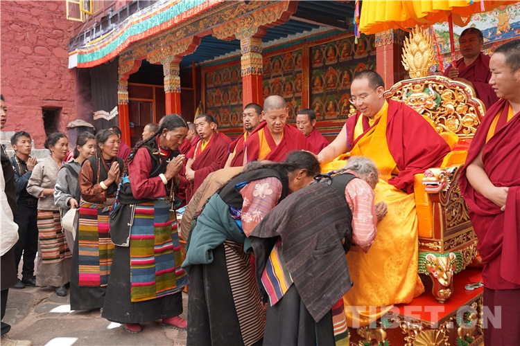 DSDefen's tweet image. 十一世班禅在扎什伦布寺举行佛事活动
tinyurl.com/PanchenLama

#India #Tibet #China #Nepal #FreeTibet #rangzen #Tibetans #TheLieLama #DalaiLama #TibetanBuddhism #Beijing #DorjeShugden #buddhists #zen #compassion #Dharma #teacher  #life #WorldNews #Time #nature  #PanchenLama #Wisdom