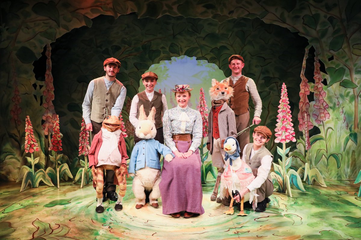 PeterRabbitLive's tweet photo. Our wonderful cast will taking over our Instagram channel today so make sure you're following @PeterRabbitLive for all of the behind the scenes updates! #PeterRabbitLive https://t.co/NQh03OzMnZ
