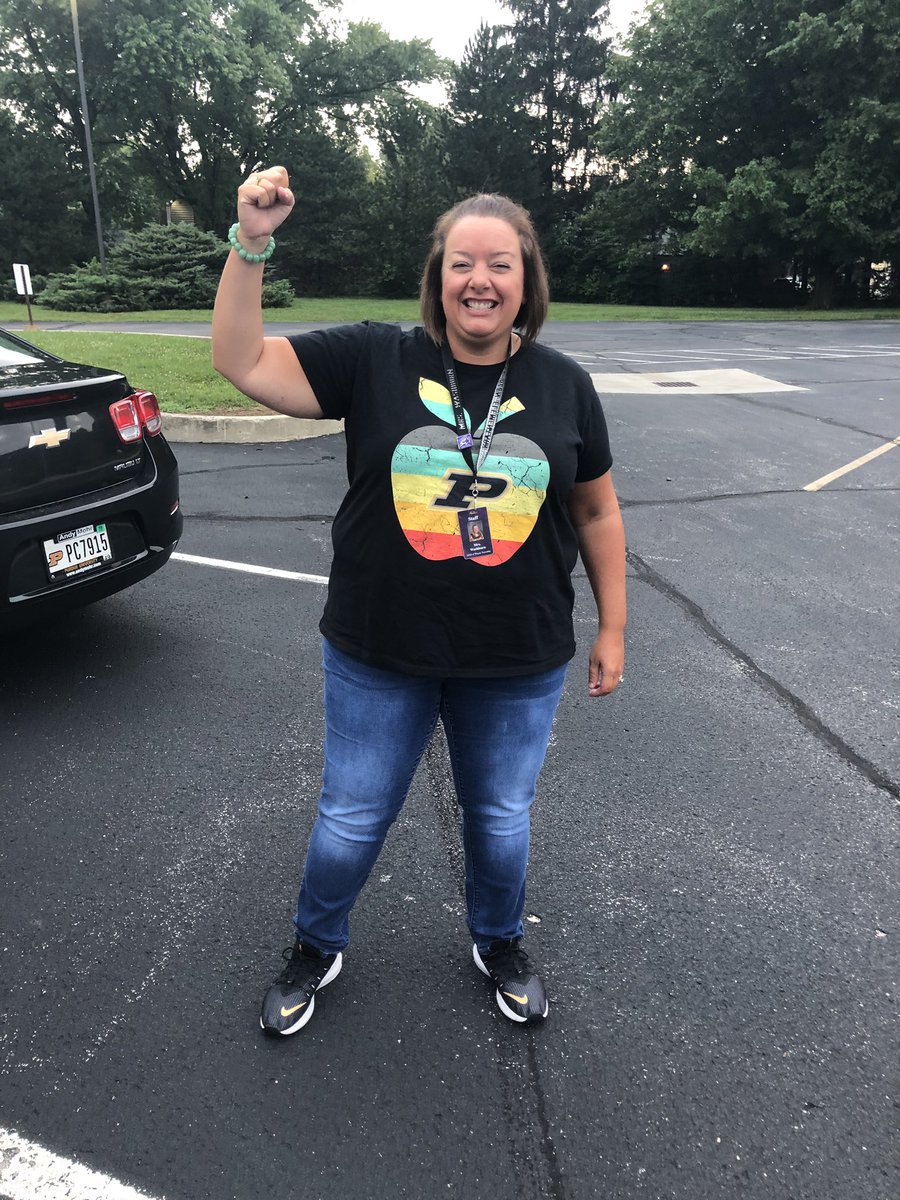 Finneeee I’ll admit it’s one of the cutest #collegeshirts I’ve ever seen, even with that weird ‘P’ in the middle. 😂😂😂 #BoilerUp 🙄 #teachersofinstagram #wearewayne #BackToSchoolProud