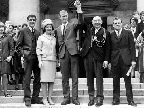 OTD in 1966 England win the World Cup. 

3 Leeds legends played their part during the tournament to help secure the win #lufc