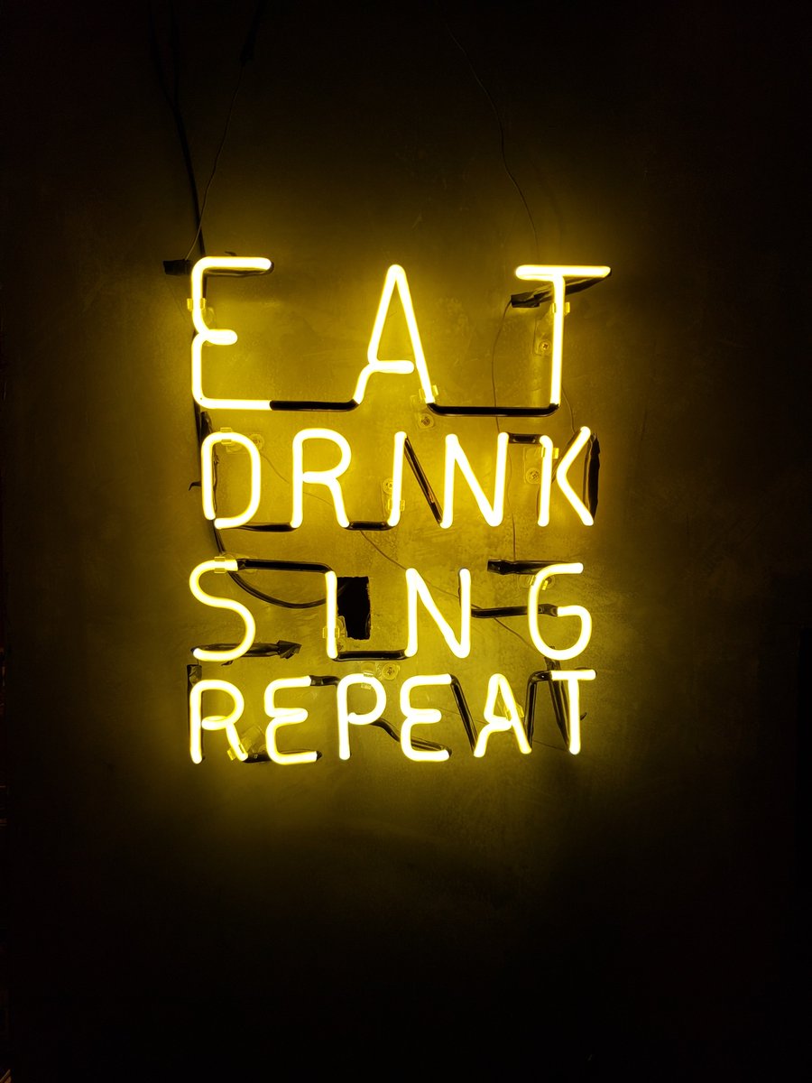 quay_north's tweet photo. The only plans you should be making this weekend 🎶

On Saturday we have the very popular Palaminos. Singing 50s, 60s, Ska and Rock &amp; Roll. 

Why not pop in before hand and treat yourself to one our amazing Tapas deals. It’s going to be a goodun 🕺💃😋 #thequaytaphouse https://t.co/zuvRFmqxbd