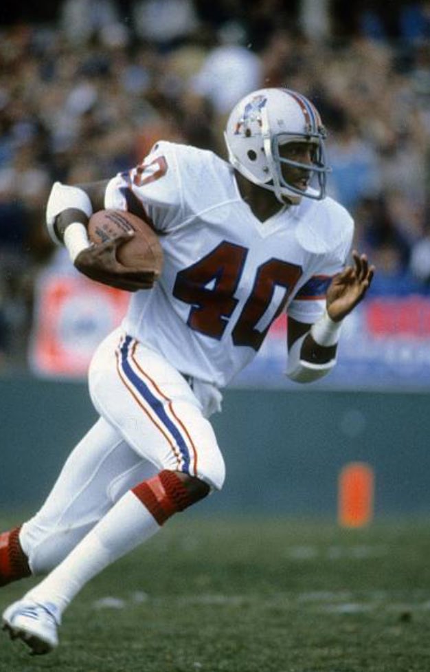 We've got Mike Haynes days left until the  #Patriots opener!The 5th overall pick in 1976, Haynes first 7 years of his Hall Of Fame career were with the Pats. In 90 games in New England he had 28 INTs & 11 fumble recoveriesHe's in the Pro & Pats HOF & the team retired number 40