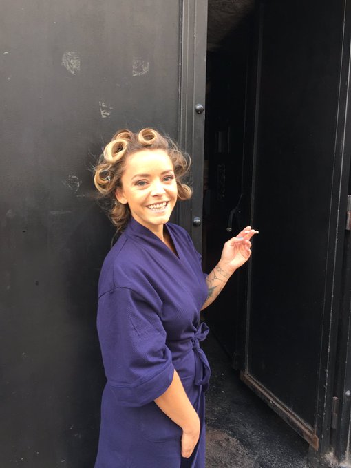 Back on set!! https://t.co/PWo9TMqvfR