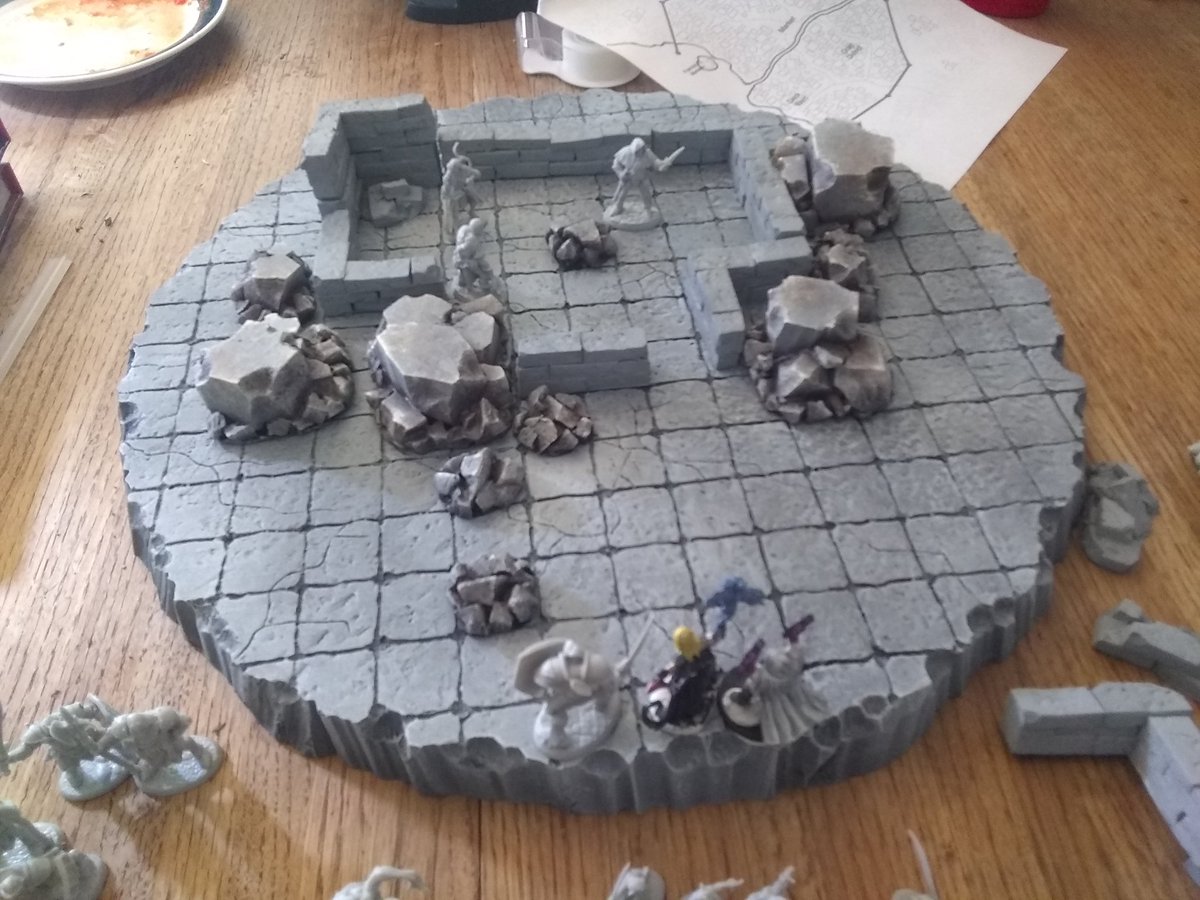 ArtJeremiah's tweet photo. A glimpse my game on Saturday. #dungeonsanddragons #dnd #pathfinder #dungeontiles #dungeonboard #modulardungeon #dungeonscenery #buildingterrain #terrainbuilding #xpsfoam https://t.co/so1ndR4EEh