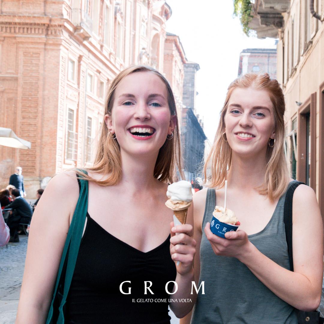 Non importa dove andrete in vacanza, l’importante è scegliere un posto in cui si mangia un buon gelato. 
Ritwitta e Tagga il tuo «partner in crime» di gelato! 

#GromGelato #GiornataMondialeDellAmicizia #FriendshipDay