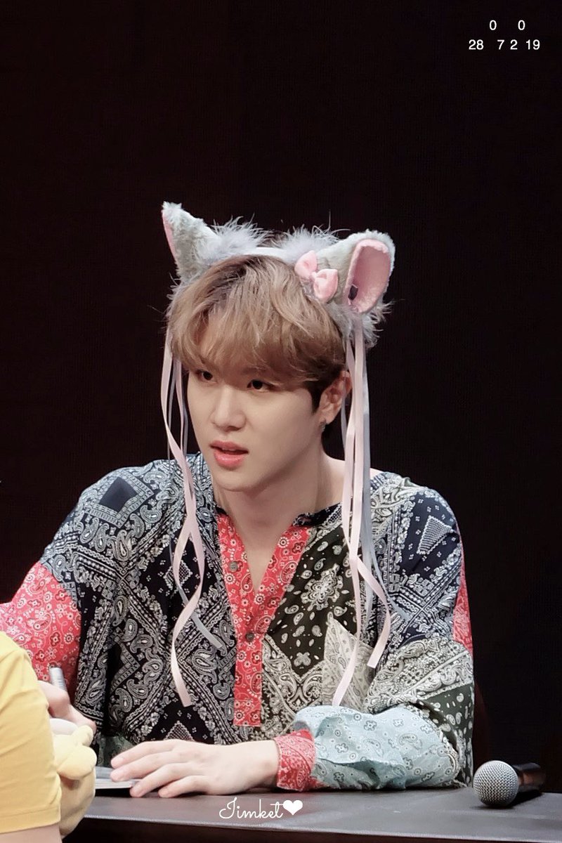 iimket's tweet photo. 또 만나요  👋🏼 @KDH_official 

#KIMDONGHAN_2019FANFEST 
#김동한 https://t.co/eD74vBaqi8