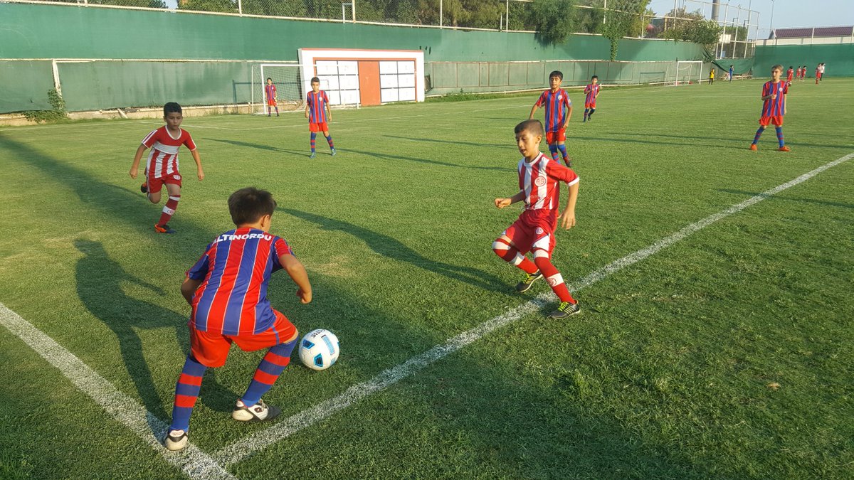 ANTALYABB's tweet photo. Büyükşehir'den Spor Okulları "Yaz Ligi" ⚽️

Antalya Büyükşehir Belediyesi, yaz döneminde açılan yaz spor okulları kapsamında ligler düzenliyor.

Ayrıntılar için: https://t.co/sm9ZMfzggn https://t.co/4FTl4T2S0c