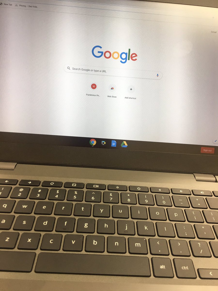 SabelKayla's tweet photo. Google Sites training this morning. Excited to redeliver this and make teacher websites easier to create and maintain! #backtoschool #training #needtouchscreenchromebook https://t.co/8GUYEirYZY