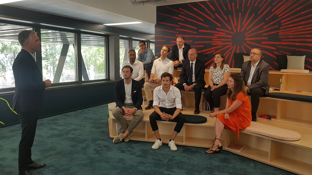 Vendredi, je présentais <a href="/wero_io/">WERO</a> à <a href="/jmblanquer/">Jean-Michel Blanquer</a> dans le cadre de <a href="/21CroixRouge/">21 | Croix-Rouge française</a>. Une belle occasion de montrer comment nous engageons les entreprises des différents secteurs à considérer le recrutement de #talentsdailleurs comme un levier de performance à part entière !